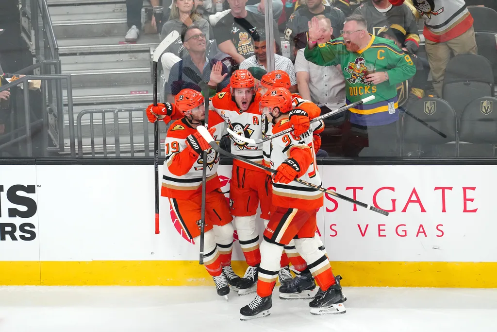 May 6, 2026; Las Vegas, Nevada, USA; Anaheim Ducks center Leo Carlsson (91) celebrates with team mates after scoring a goal against the Vegas Golden Knights during the third period of game two of the second round of the 2026 Stanley Cup Playoffs at T-Mobile Arena. Mandatory Credit: Stephen R. Sylvanie-Imagn Images