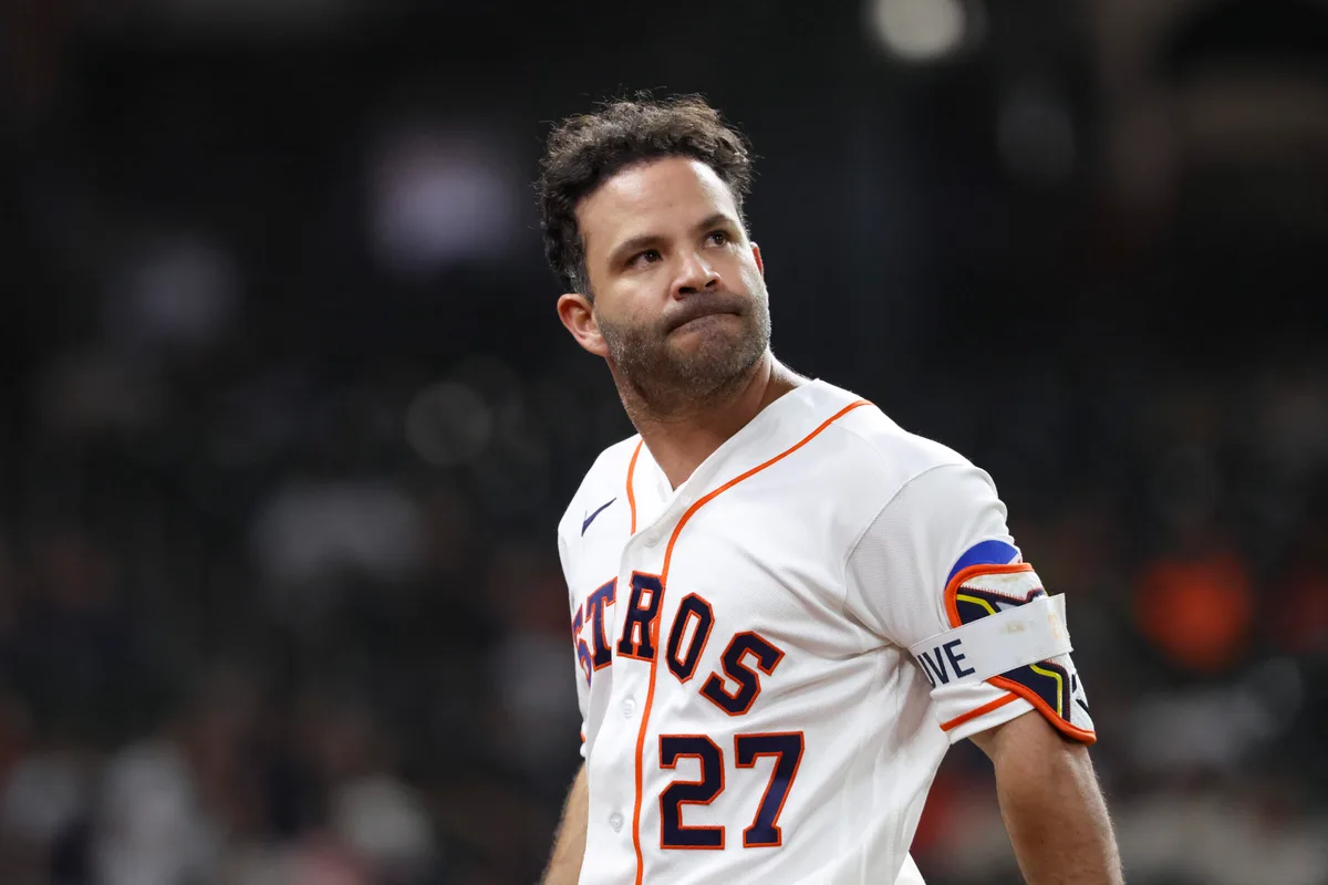 May 12, 2026; Houston, Texas, USA; Houston Astros second baseman Jose Altuve (27) reacts after batting during the eighth inning against the Seattle Mariners at Daikin Park. Mandatory Credit: Troy Taormina-Imagn Images