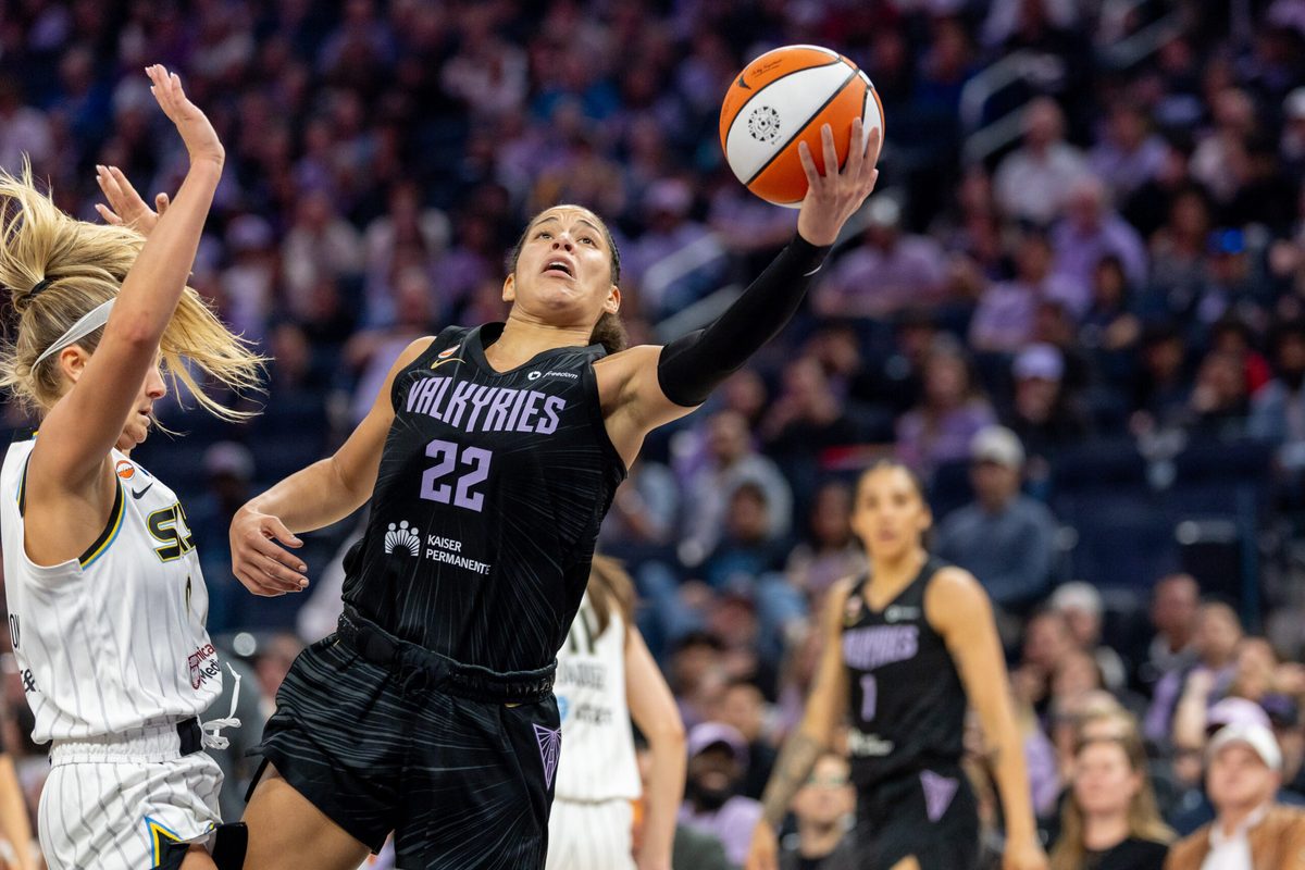May 13, 2026; San Francisco, California, USA; Golden State Valkyries guard Veronica Burton (22) puts up an awkward shot during the second quarter against the Chicago Sky at Chase Center. Mandatory Credit: Bob Kupbens-Imagn Images