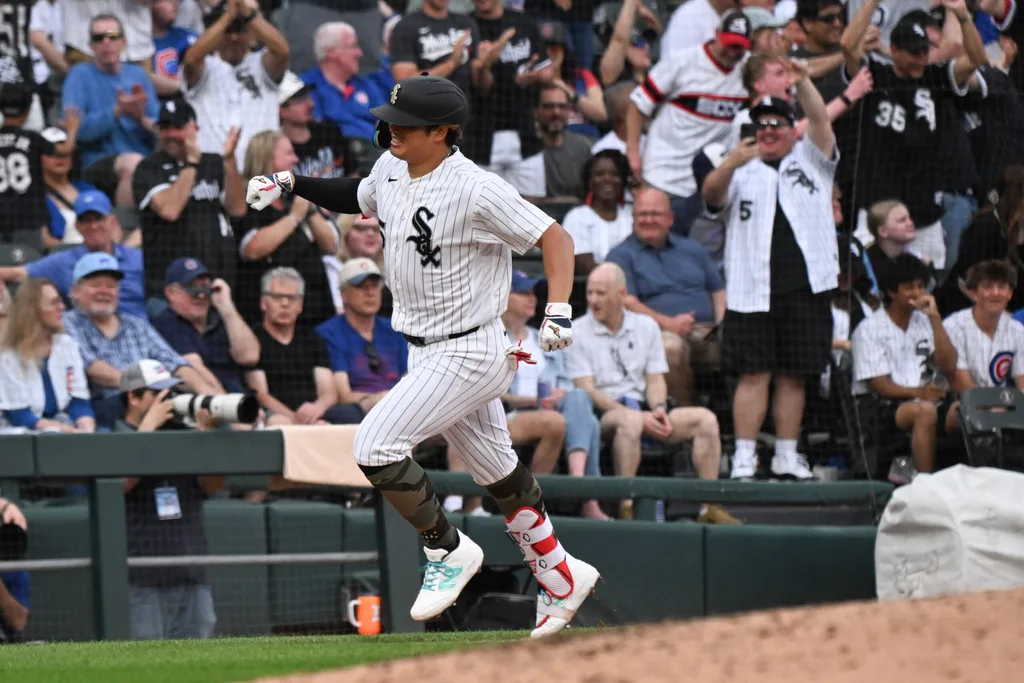 May 16, 2026; Chicago, Illinois, USA; Chicago White Sox first baseman Munetaka Murakami (5) pumps his fist after hitting a home run during the third inning against the Chicago Cubs at Rate Field. Mandatory Credit: Matt Marton-Imagn Images