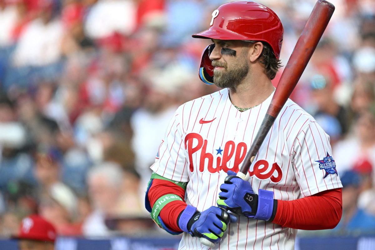 May 19, 2026; Philadelphia, Pennsylvania, USA; Philadelphia Phillies first baseman Bryce Harper (3) on deck against the Cincinnati Reds at Citizens Bank Park. Mandatory Credit: Eric Hartline-Imagn Images