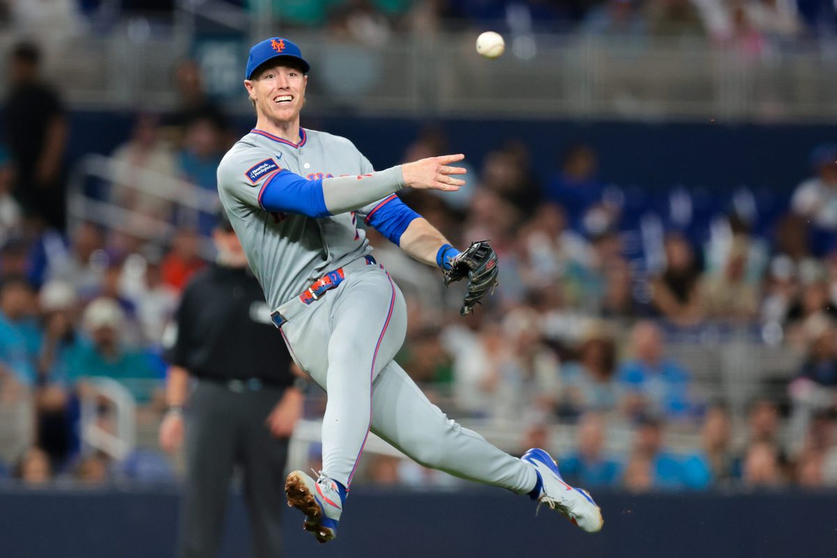 May 22, 2026; Miami, Florida, USA; New York Mets third baseman Brett Baty (7) throws to first base but cannot retire Miami Marlins catcher Joe Mack (not pictured) during the second inning at loanDepot Park. Mandatory Credit: Sam Navarro-Imagn Images