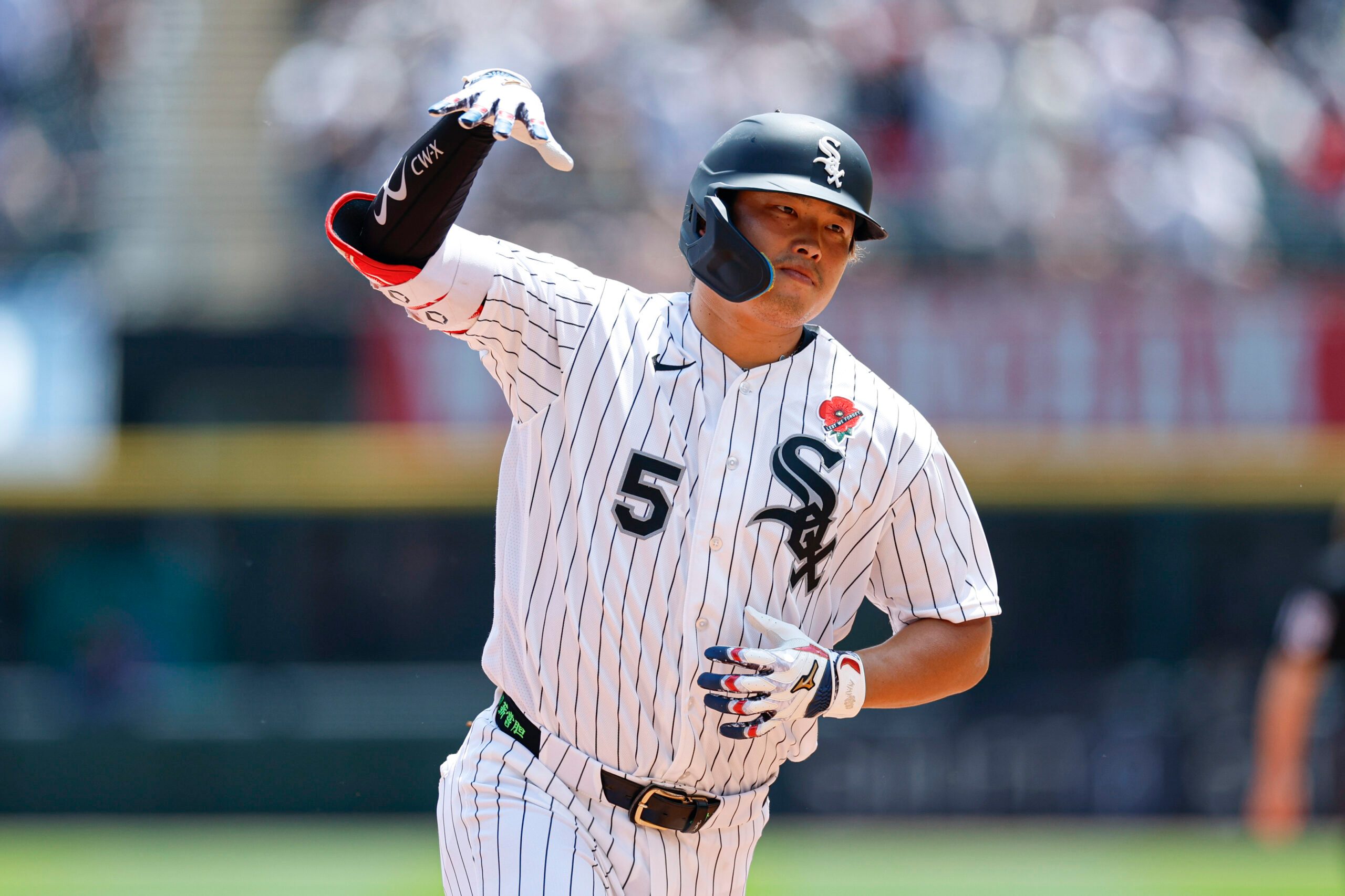 May 25, 2026; Chicago, Illinois, USA; Chicago White Sox first baseman Munetaka Murakami (5) rounds the bases after hitting a solo home run against the Minnesota Twins during the first inning at Rate Field. Mandatory Credit: Kamil Krzaczynski-Imagn Images