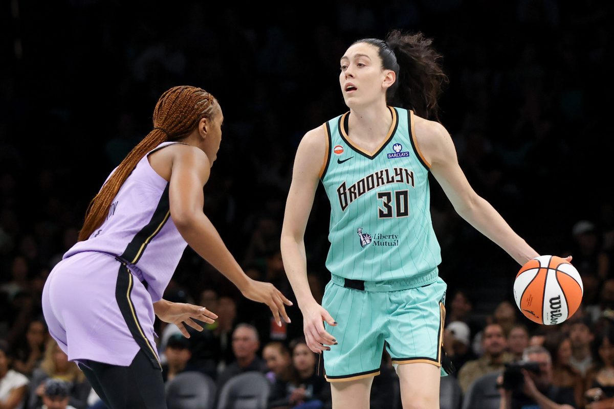 May 21, 2026; Brooklyn, New York, USA; New York Liberty forward Breanna Stewart (30) looks to pass against Golden State Valkyries forward Kayla Thornton (5) during the third quarter at Barclays Center. Mandatory Credit: Tom Horak-Imagn Images