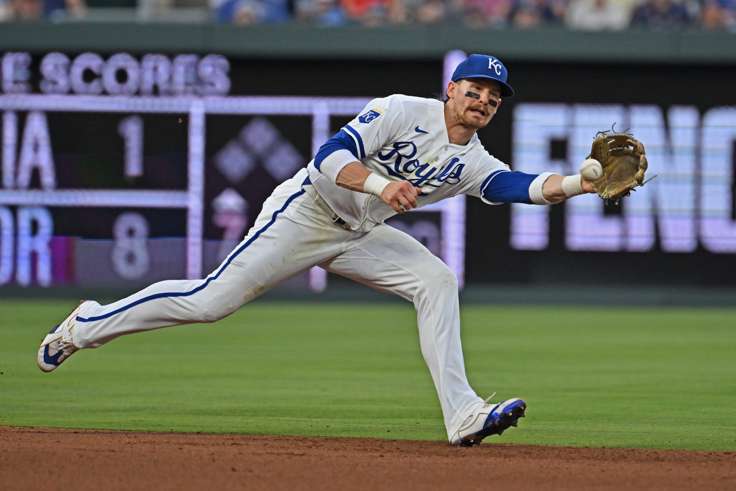 May 26, 2026; Kansas City, Missouri, USA;  Kansas City Royals shortstop Bobby Witt Jr. (7) makes a play on the ball in the fifth inning against the New York Yankees at Kauffman Stadium. Mandatory Credit: Peter Aiken-Imagn Images