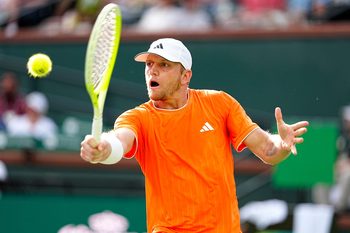 Alejandro Davidovich Fokina returns to Learner Tien during their BNP Paribas Open fourth-round match in Indian Wells, Calif., on Tuesday, March 10, 2026.