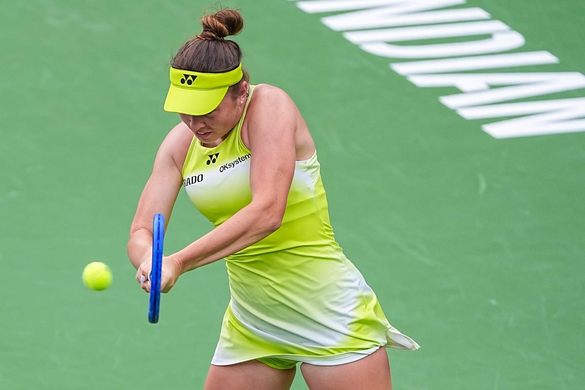 Linda Noskova hits to Aryna Sabalenka during their semifinal match at the BNP Paribas Open in Indian Wells, Calif., Friday, March 13, 2026.
