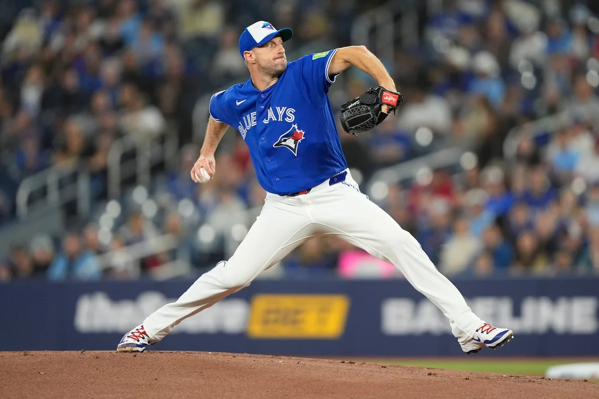 Apr 12, 2026; Toronto, Ontario, CAN; Toronto Blue Jays starting pitcher Max Scherzer (31) pitches to the Minnesota Twins during the first inning at Rogers Centre. Mandatory Credit: John E. Sokolowski-Imagn Images