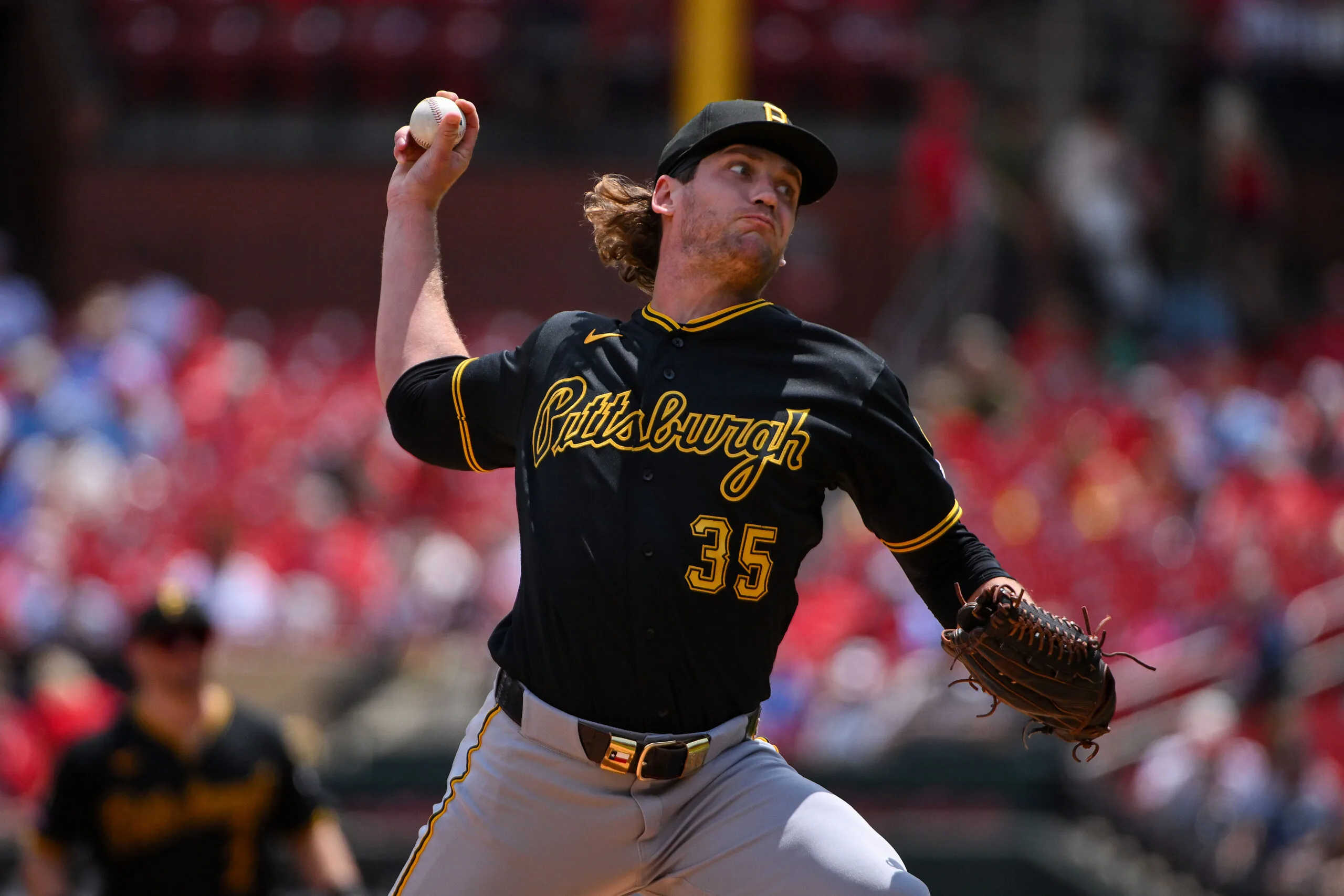May 21, 2026; St. Louis, Missouri, USA; Pittsburgh Pirates starting pitcher Braxton Ashcraft (35) pitches against the St. Louis Cardinals during the first inning at Busch Stadium. Mandatory Credit: Jeff Curry-Imagn Images