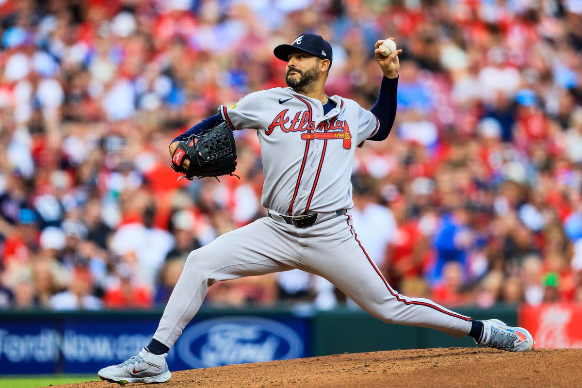 May 30, 2026; Cincinnati, Ohio, USA; Atlanta Braves starting pitcher Martin Perez (31) pitches against the Cincinnati Reds in the second inning at Great American Ball Park. Mandatory Credit: Katie Stratman-Imagn Images