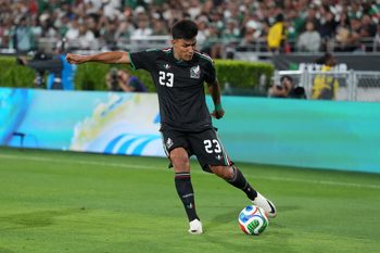 May 30, 2026; Pasadena, California, USA; Mexico midfielder Brian Gutiérrez (23) against Australia in the second half at Rose Bowl Stadium. Mandatory Credit: Kirby Lee-Imagn Images