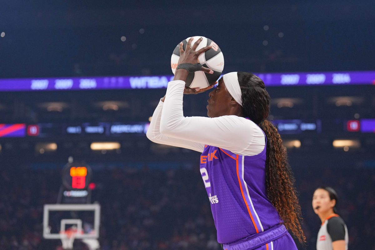 Jun 1, 2026; Phoenix, Arizona, USA; Phoenix Mercury guard-forward Kahleah Copper (2) shoots against the Minnesota Lynx during the first half at Mortgage Matchup Center. Mandatory Credit: Joe Camporeale-Imagn Images