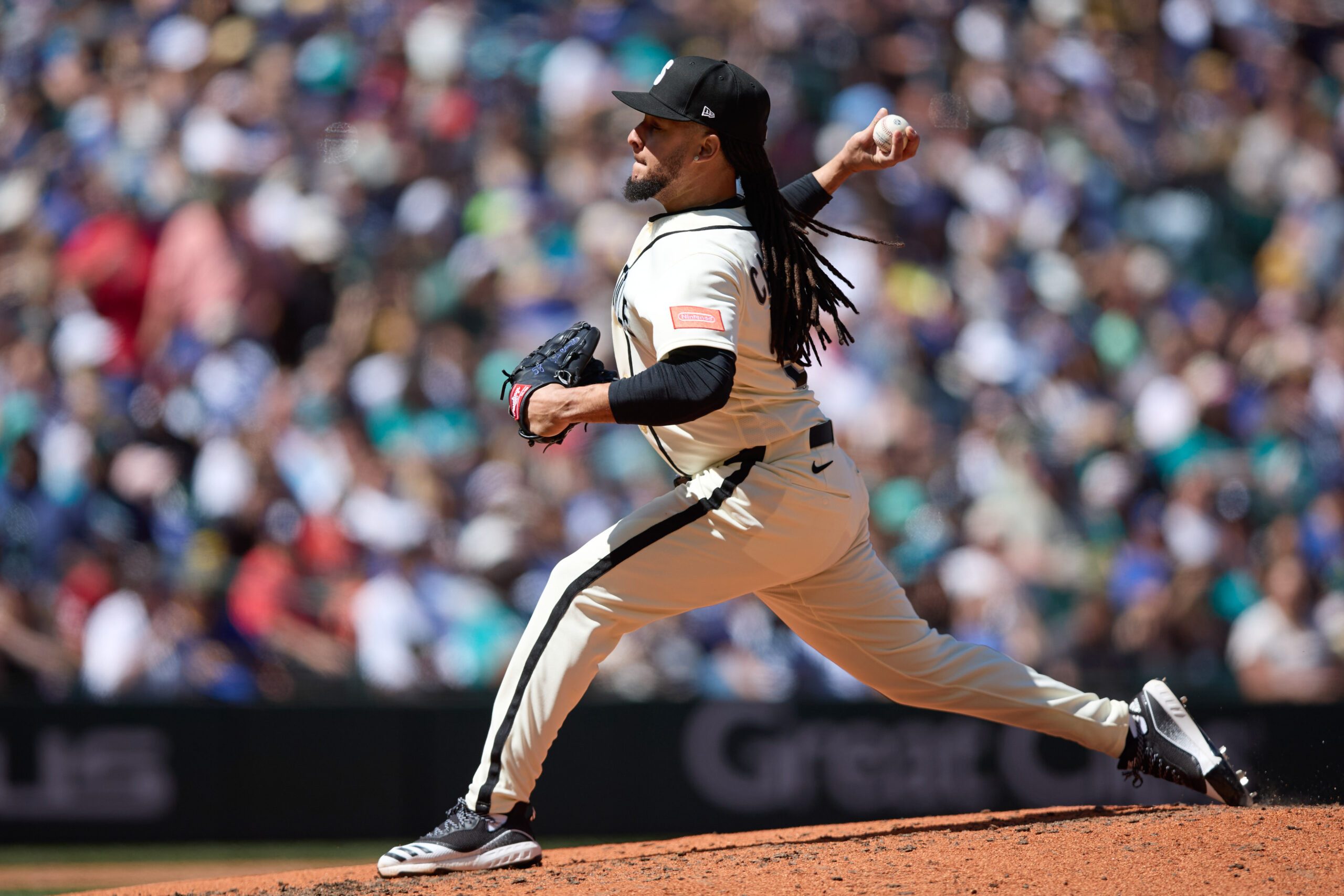 May 31, 2026; Seattle, Washington, USA; Seattle Mariners pitcher Luis Castillo (58) throws against the Arizona Diamondbacks during the sixth inning at T-Mobile Park. Mandatory Credit: John Froschauer-Imagn Images