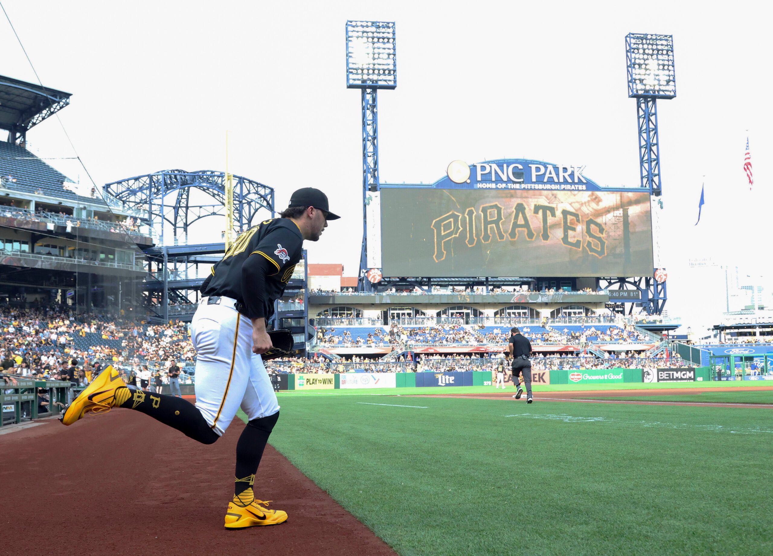 Jun 9, 2026; Pittsburgh, Pennsylvania, USA;  Pittsburgh Pirates starting pitcher Paul Skenes (30) takes the field to pitch against the Los Angeles Dodgers during the first inning at PNC Park. Mandatory Credit: Charles LeClaire-Imagn Images