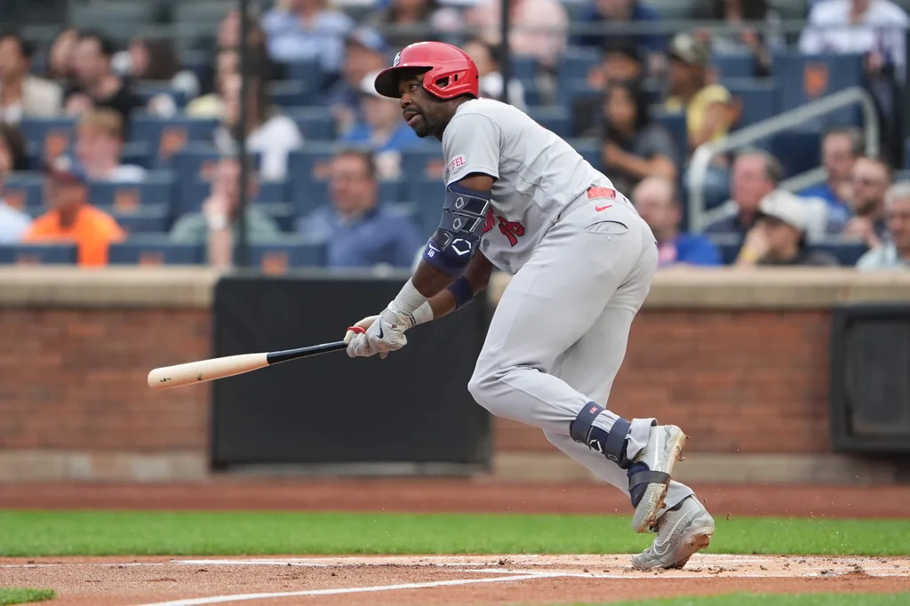 Jun 10, 2026; New York City, New York, USA; St. Louis Cardinals designated hitter Jordan Walker (18) runs out an RBI single against the New York Mets during the first inning at Citi Field. Mandatory Credit: Gregory Fisher-Imagn Images