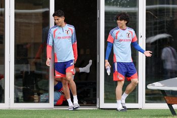June 12, 2026; Nashville, Tennessee, U.S.; Japan's Ao Tanaka and Tsuyoshi Watanabe during training.  Mandatory Credit: Alan Poizner-Imagn Images