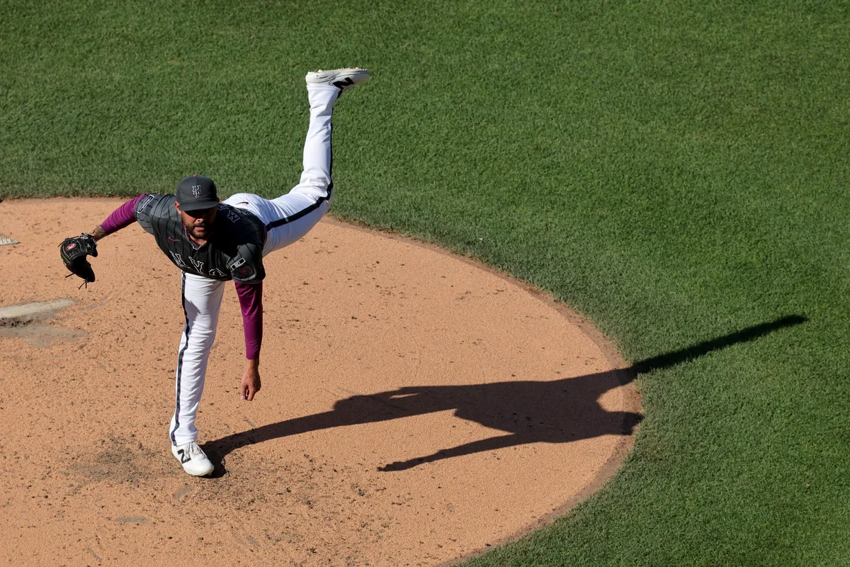 Jun 13, 2026; New York City, New York, USA; New York Mets starting pitcher Sean Manaea (59) follows through on a pitch against the Atlanta Braves during the fifth inning at Citi Field. Mandatory Credit: Brad Penner-Imagn Images