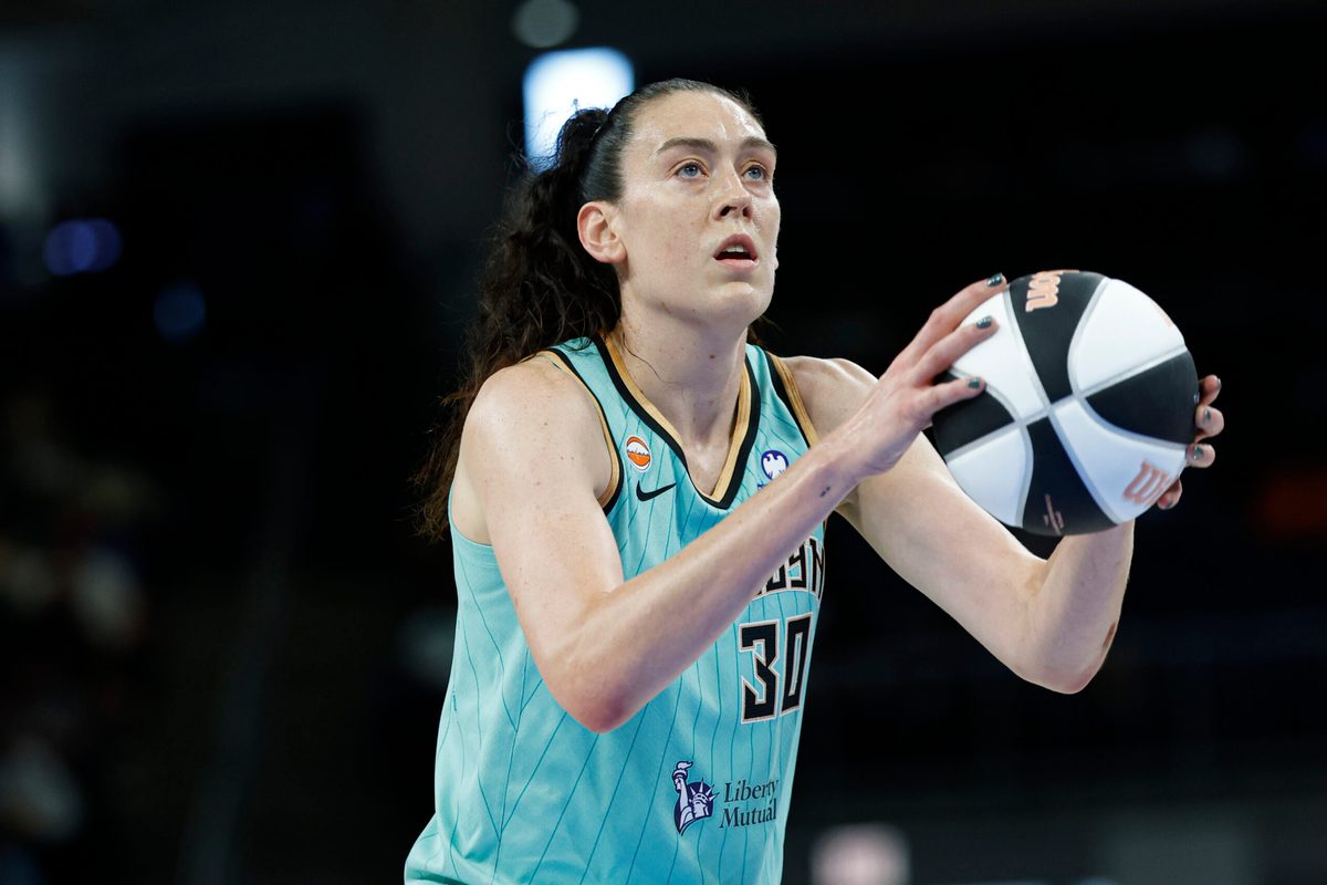 Jun 17, 2026; Chicago, Illinois, USA; New York Liberty forward Breanna Stewart (30) shoots a free throw against the Chicago Sky during the first half at Wintrust Arena. Mandatory Credit: Kamil Krzaczynski-Imagn Images