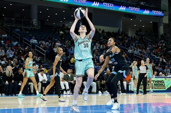 Jun 17, 2026; Chicago, Illinois, USA; New York Liberty forward Breanna Stewart (30) shoots against the Chicago Sky during the second half at Wintrust Arena. Mandatory Credit: Kamil Krzaczynski-Imagn Images