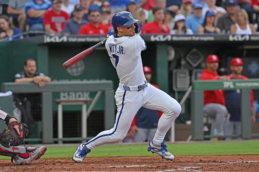 Jun 18, 2026; Kansas City, Missouri, USA; Kansas City Royals shortstop Bobby Witt Jr. (7) singles in a run in the second inning against the St. Louis Cardinals at Kauffman Stadium. Mandatory Credit: Peter Aiken-Imagn Images