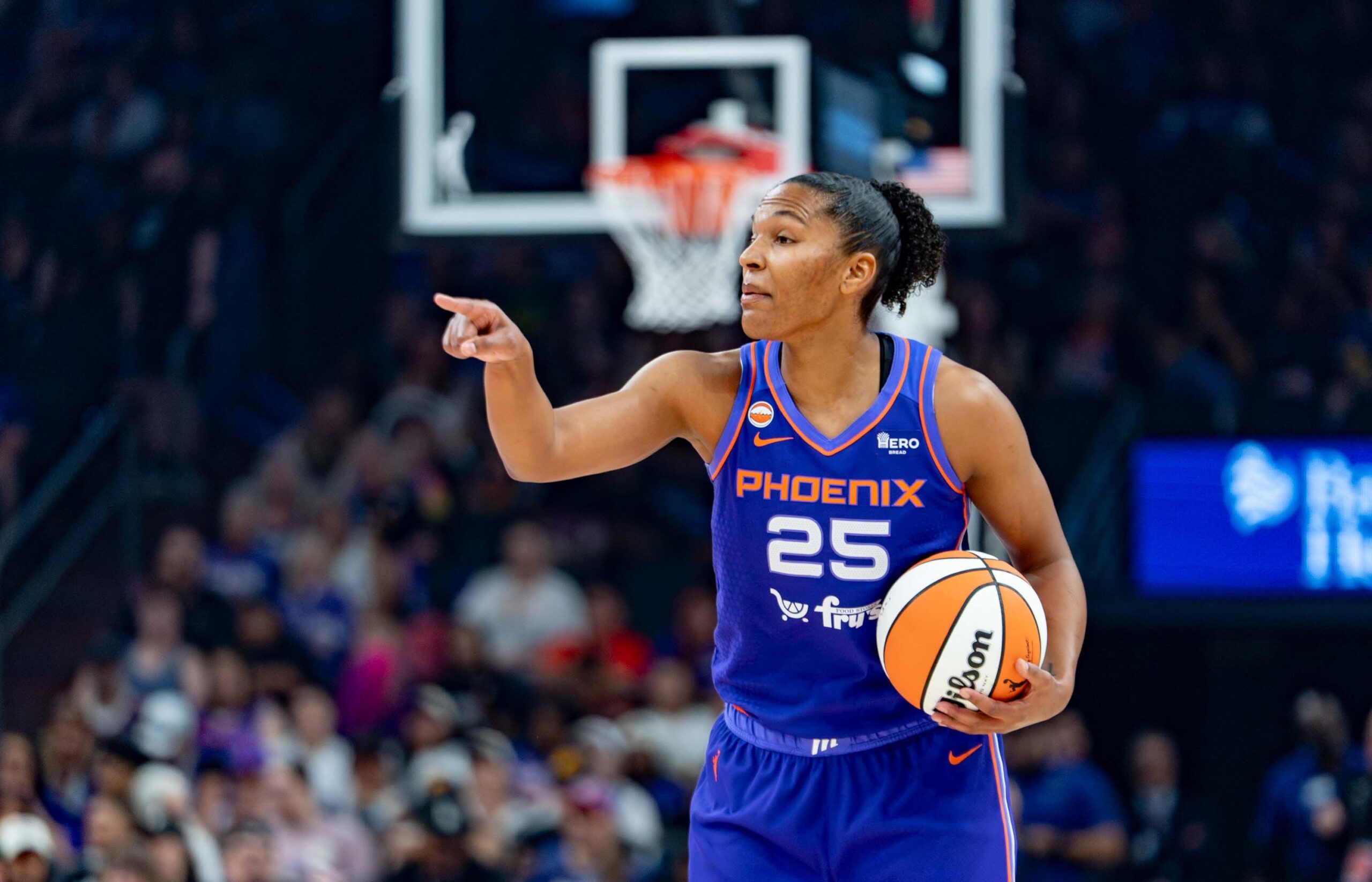 Phoenix Mercury Alyssa Thomas (25) talks to a teammate across the court during a game against the Seattle Storm at Mortgage Matchup Center in Phoenix, on June 20, 2026.