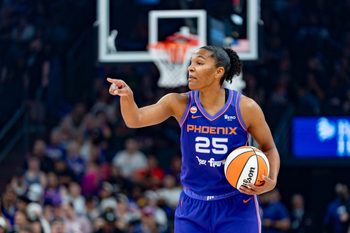Phoenix Mercury Alyssa Thomas (25) talks to a teammate across the court during a game against the Seattle Storm at Mortgage Matchup Center in Phoenix, on June 20, 2026.