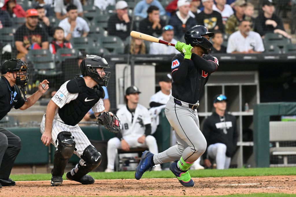 Jun 24, 2026; Chicago, Illinois, USA; Cleveland Guardians right fielder Kahlil Watson (31) hits an RBI single against the Chicago White Sox during the tenth inning at Rate Field. Mandatory Credit: Patrick Gorski-Imagn Images