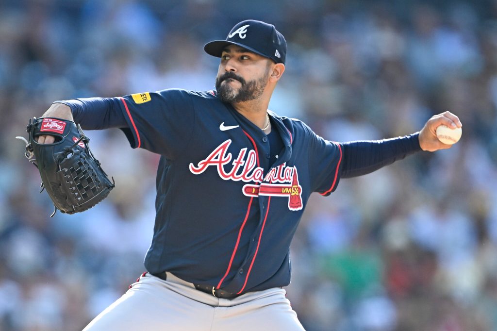 Jun 24, 2026; San Diego, California, USA; Atlanta Braves pitcher Martín Pérez (33) during the first inning against the San Diego Padres at Petco Park. Mandatory Credit: Denis Poroy-Imagn Images