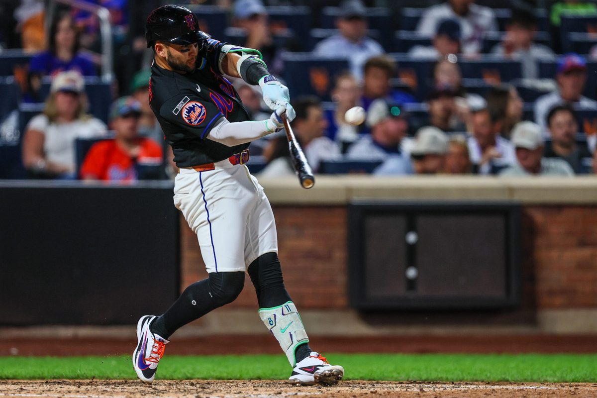 Jun 24, 2026; New York City, New York, USA;  New York Mets third baseman Bo Bichette (19) hits a solo home run during the sixth inning against the Chicago Cubs at Citi Field. Mandatory Credit: Vincent Carchietta-Imagn Images