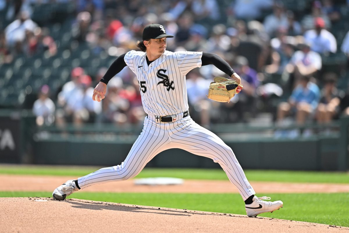 Jun 27, 2026; Chicago, Illinois, USA; Chicago White Sox pitcher Davis Martin (65) throws against the Kansas City Royals during the first inning at Rate Field. Mandatory Credit: Patrick Gorski-Imagn Images