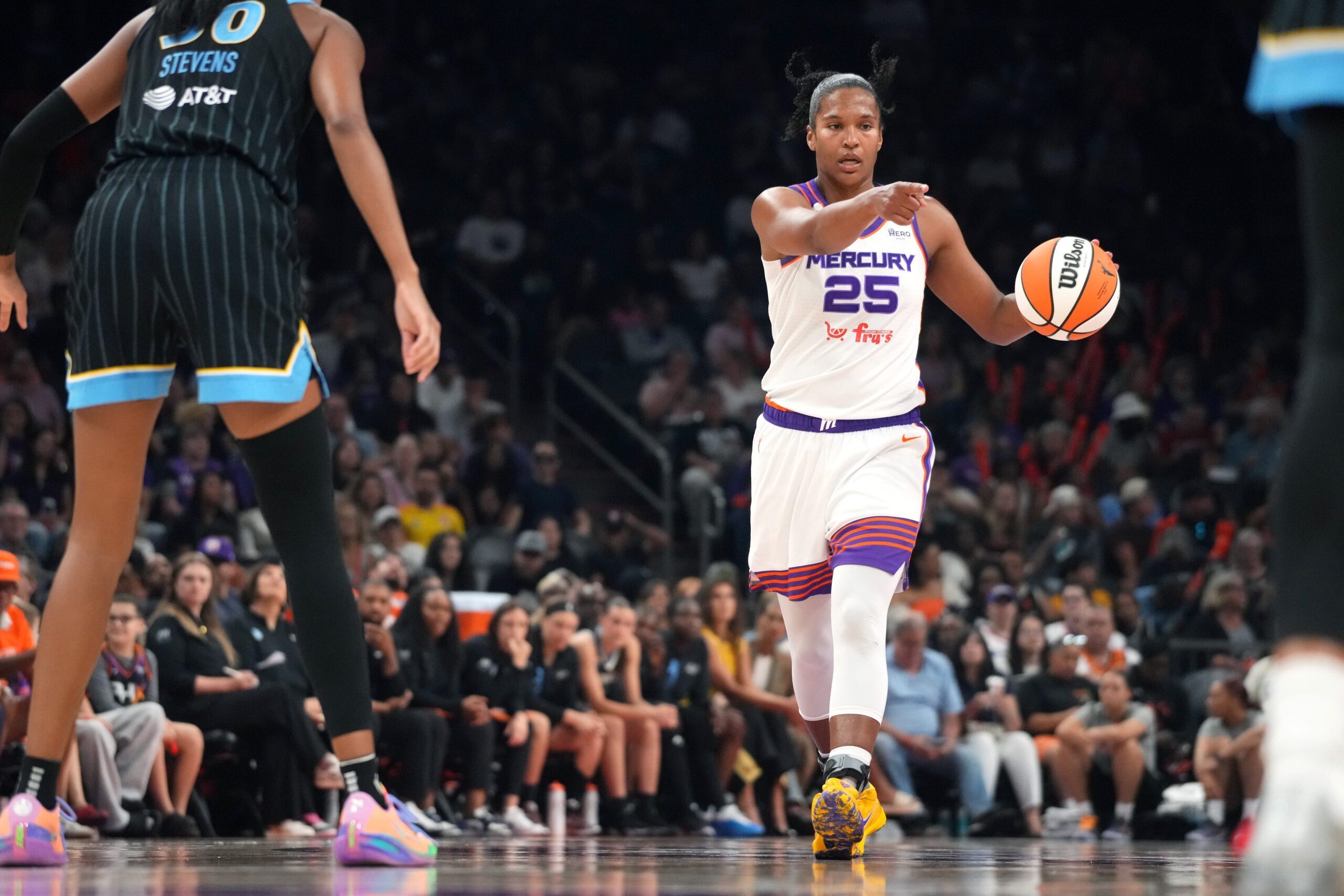 Phoenix Mercury forward Alyssa Thomas (25) brings the ball up court against the Chicago Sky at the Mortgage Matchup Center in Phoenix on July 7, 2026.