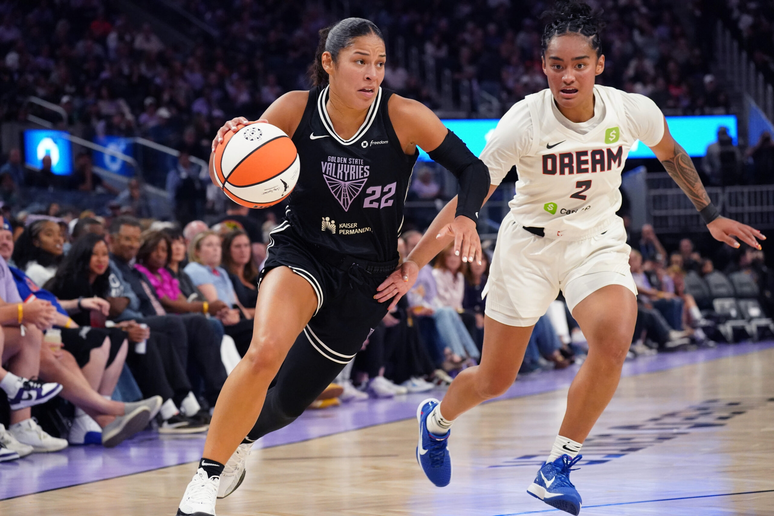 Aug 17, 2025; San Francisco, California, USA;  Golden State Valkyries guard Veronica Burton (22) dribbles upcourt in the second quarter against Atlanta Dream guard Te-Hina Paopao (2) at Chase Center. Mandatory Credit: David Gonzales-Imagn Images