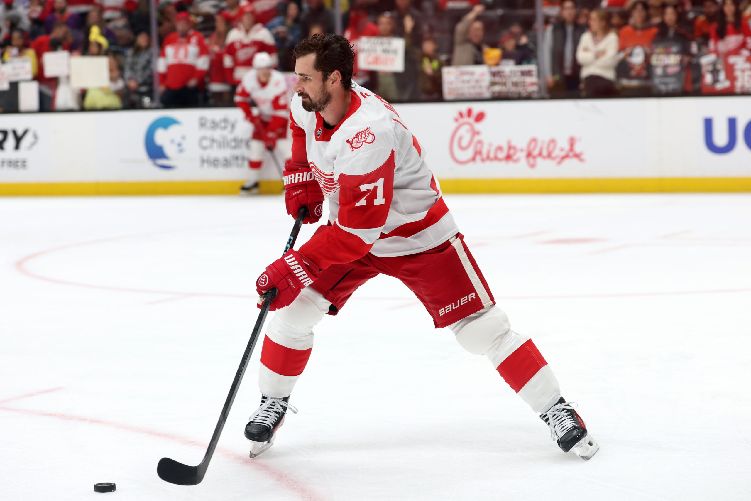 Oct 31, 2025; Anaheim, California, USA; Detroit Red Wings center Dylan Larkin (71) warms up before the game against the Anaheim Ducks at Honda Center. Mandatory Credit: Kiyoshi Mio-Imagn Images