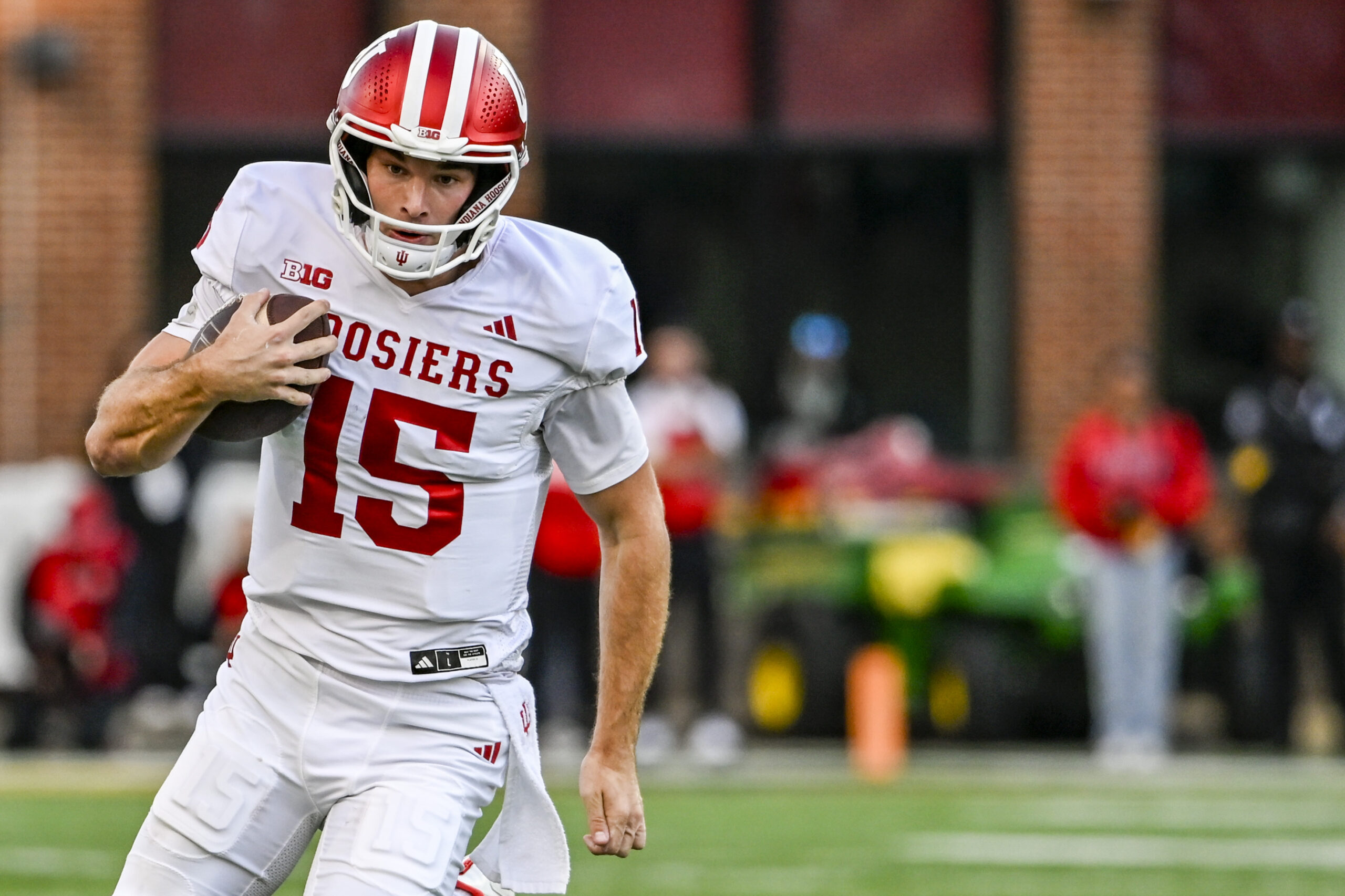 Nov 1, 2025; College Park, Maryland, USA;
Indiana Hoosiers quarterback Fernando Mendoza (15) rushes during the first half against the Maryland Terrapins at SECU Stadium. Mandatory Credit: Tommy Gilligan-Imagn Images