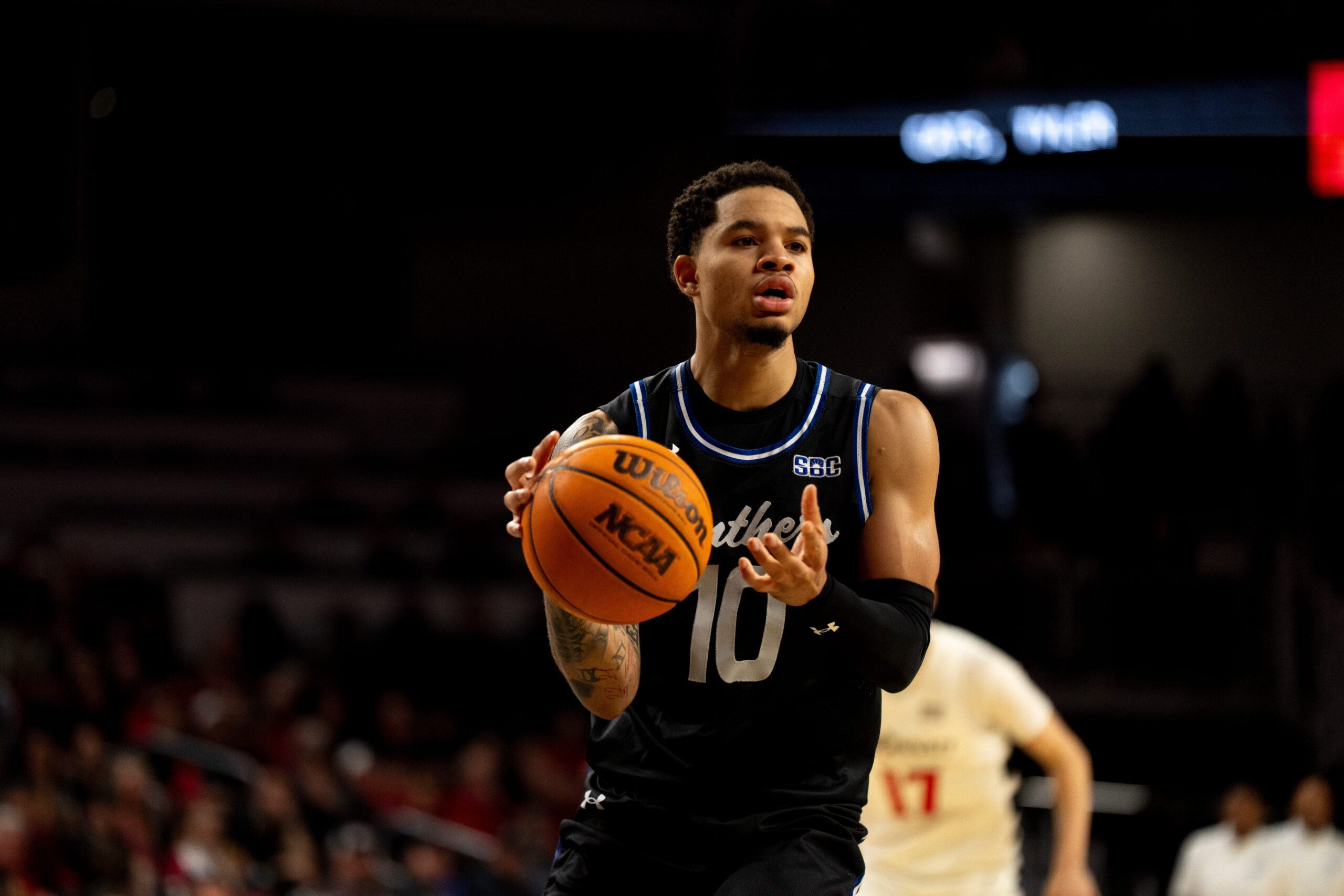 Georgia State Panthers guard Jelani Hamilton (10) grabs a rebound in the second half of the NCAA basketball game against the Cincinnati Bearcats at Fifth Third Arena in Cincinnati on Nov. 7, 2025.