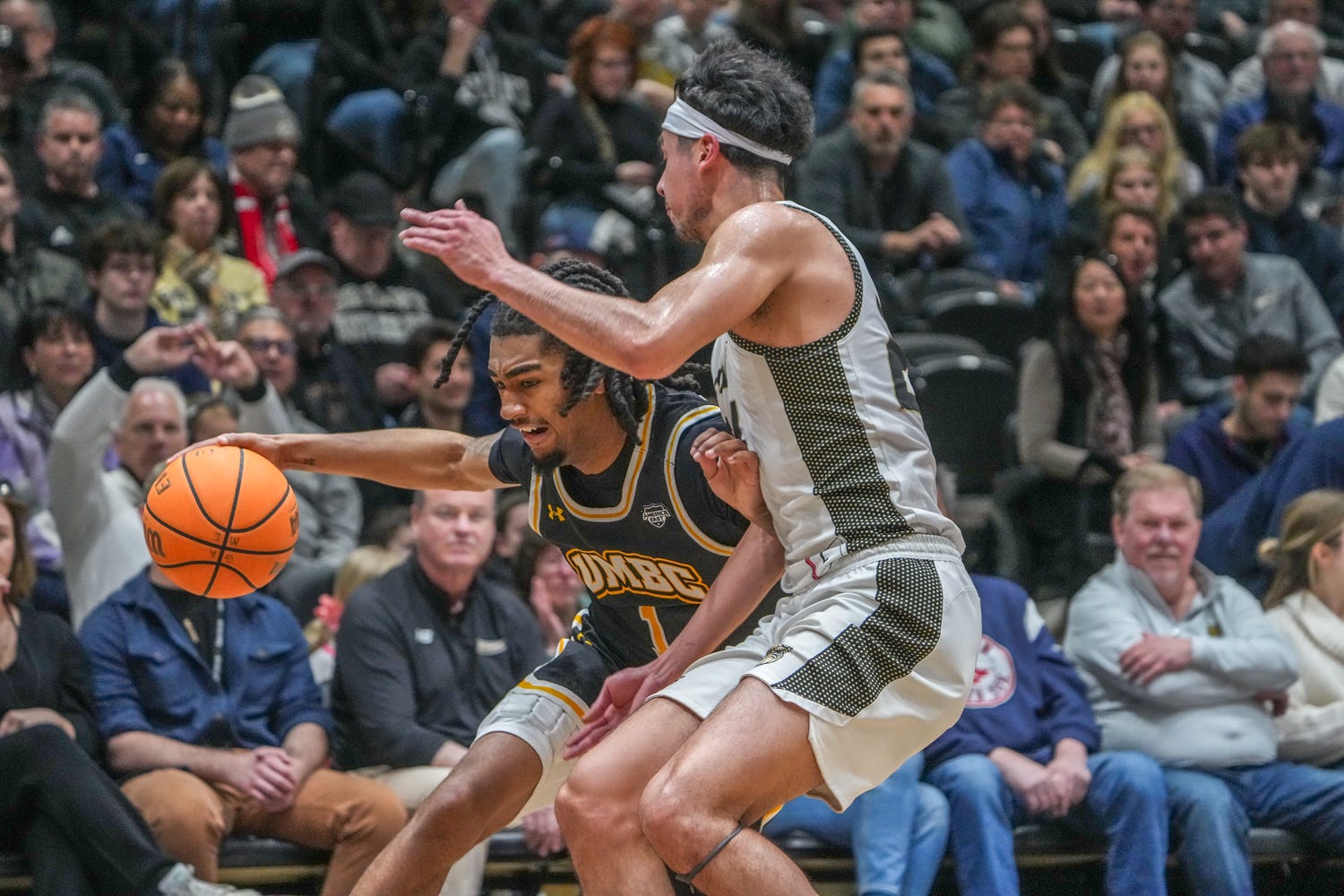 Ace Valentine defended by Bryant's RAFAEL
PINZON