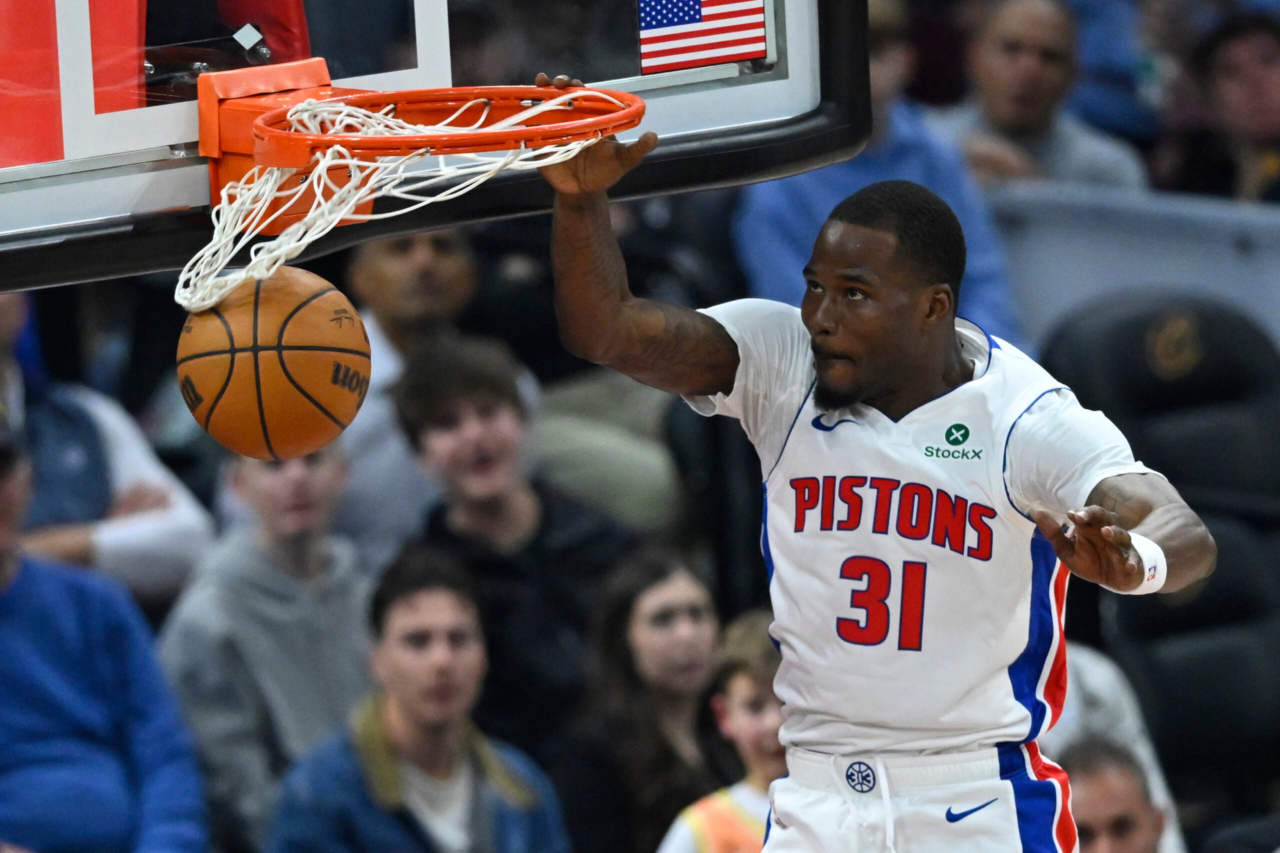 Mar 3, 2026; Cleveland, Ohio, USA; Detroit Pistons guard Javonte Green (31) dunks in the fourth quarter against the Cleveland Cavaliers at Rocket Arena. Mandatory Credit: David Richard-Imagn Images
