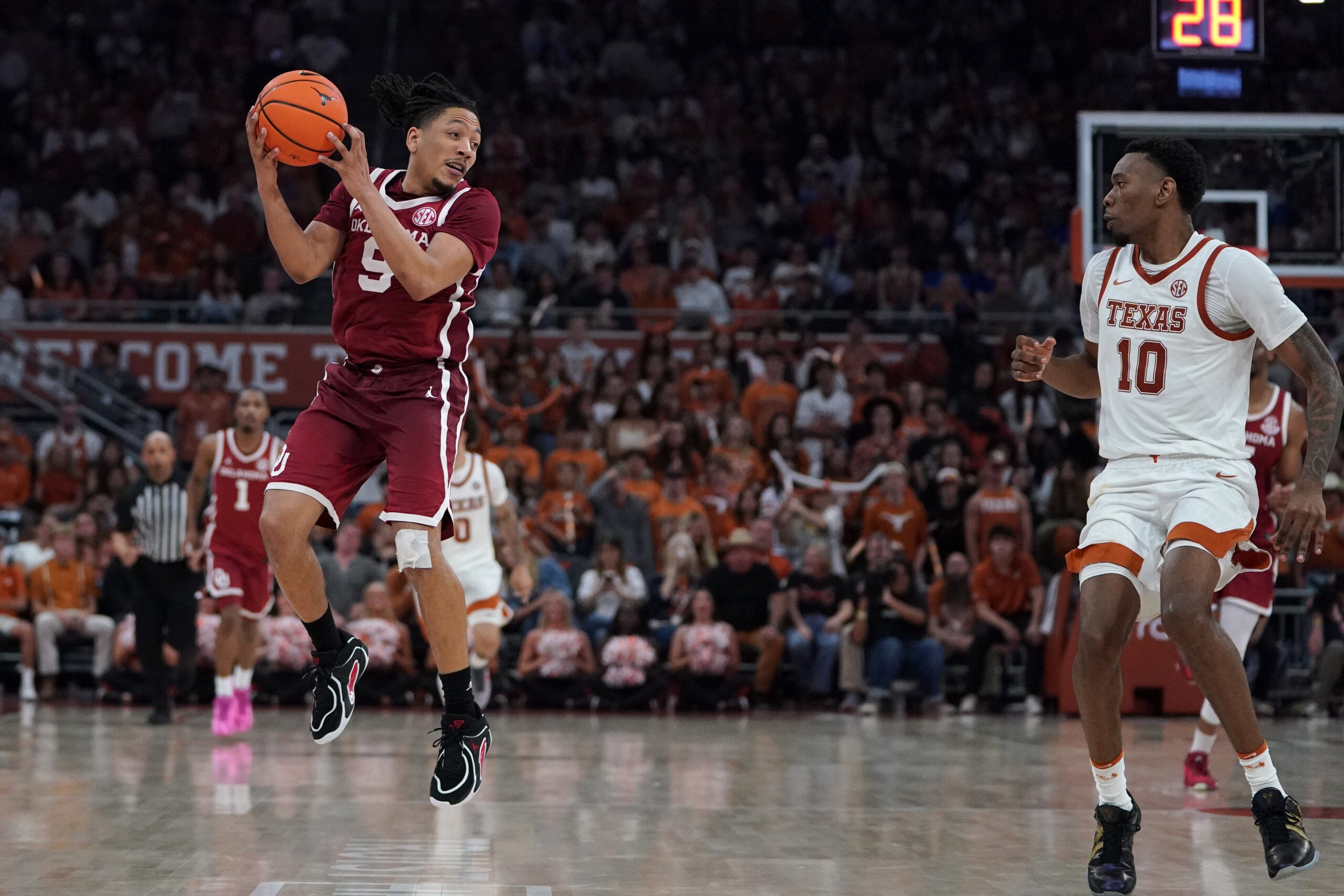 Mar 7, 2026; Austin, Texas, USA; Oklahoma Sooners guard Nijel Pack (9) catches a pass during the second half against the Texas Longhorns at Moody Center. Mandatory Credit: Dustin Safranek-Imagn Images