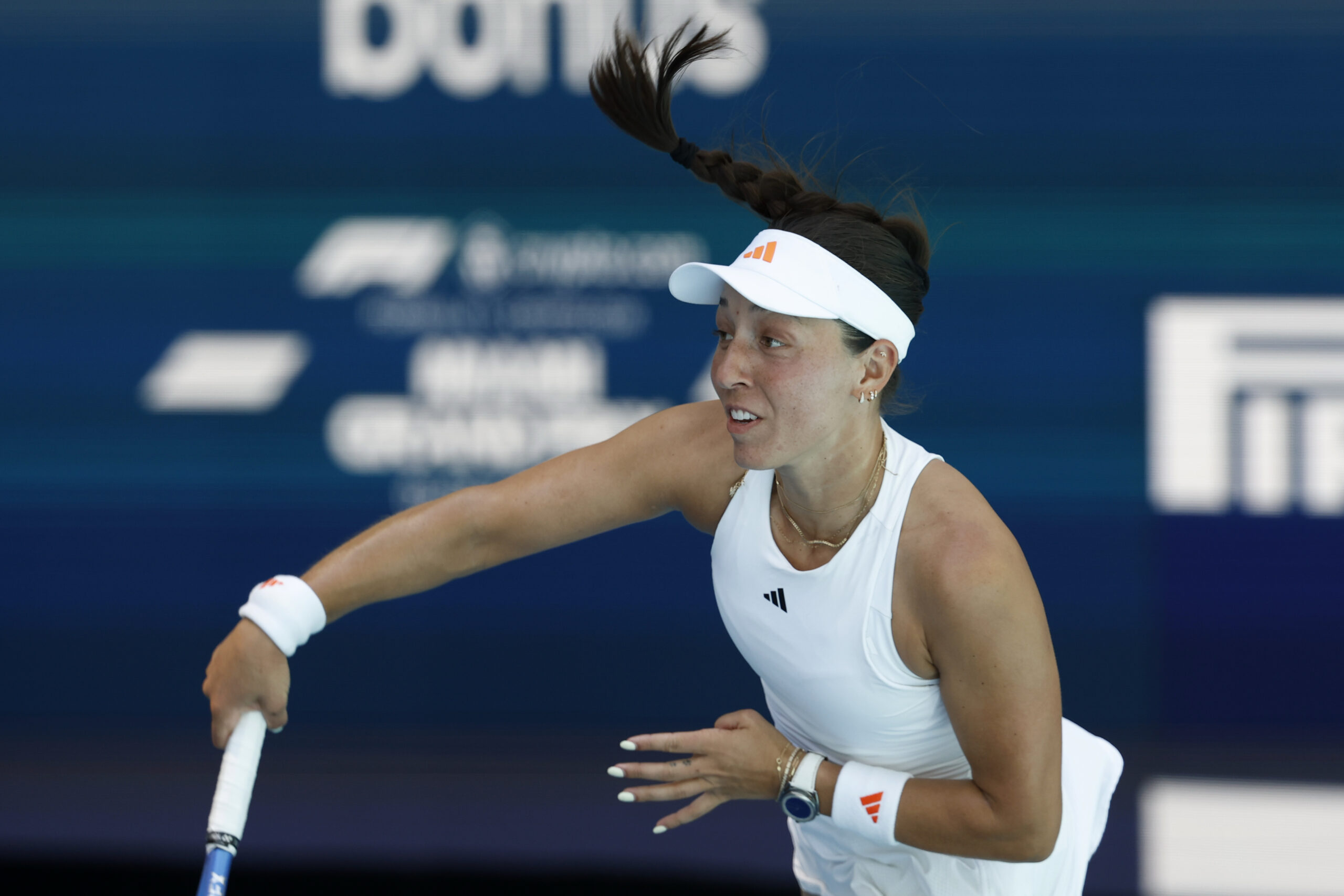 Mar 22, 2026; Miami Gardens, FL, USA; Jessica Pegula (USA) serves against Leylah Fernandez (CAN) (not pictured) on day six of the 2026 Miami Open at Hard Rock Stadium. Mandatory Credit: Geoff Burke-Imagn Images