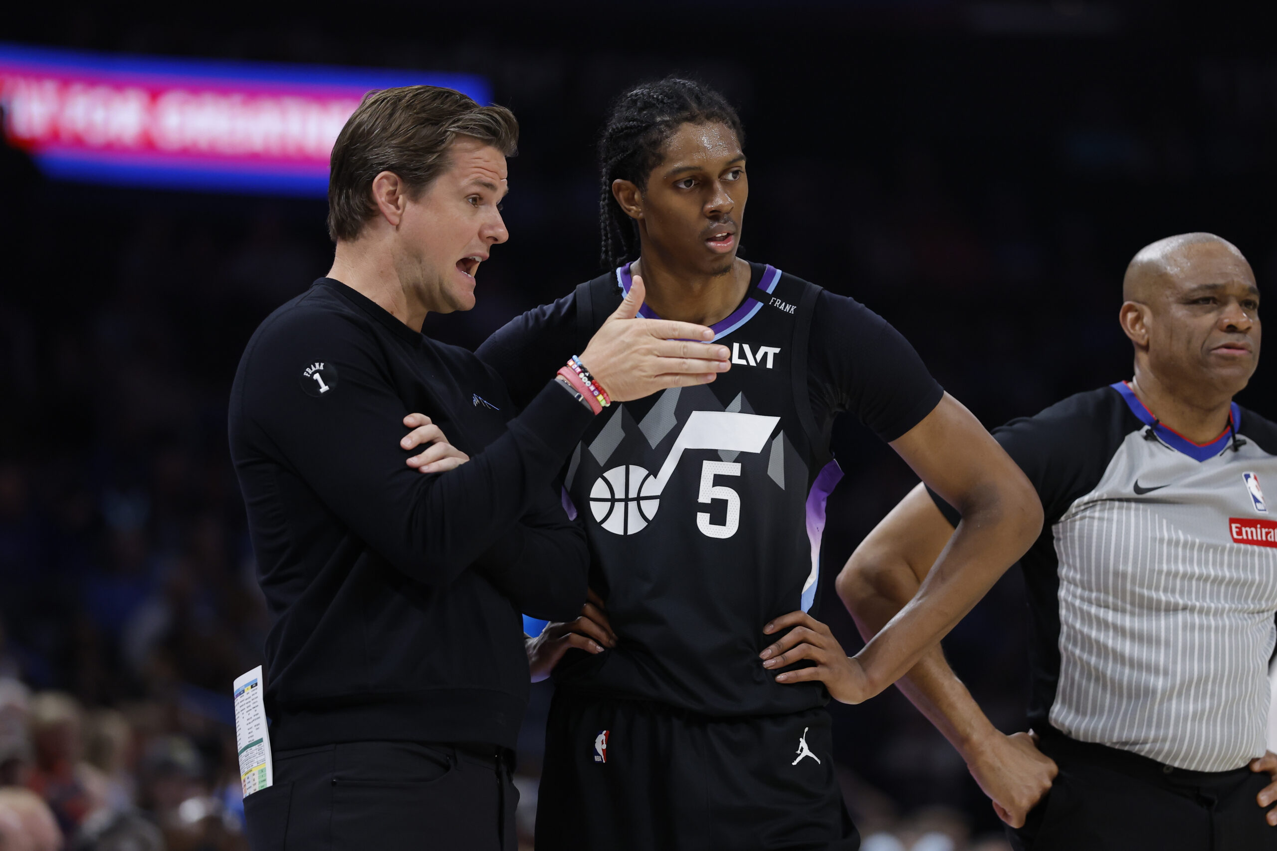 Apr 5, 2026; Oklahoma City, Oklahoma, USA; Utah Jazz head coach Will Hardy talks to forward Cody Williams (5) during the second half at Paycom Center. Mandatory Credit: Alonzo Adams-Imagn Images