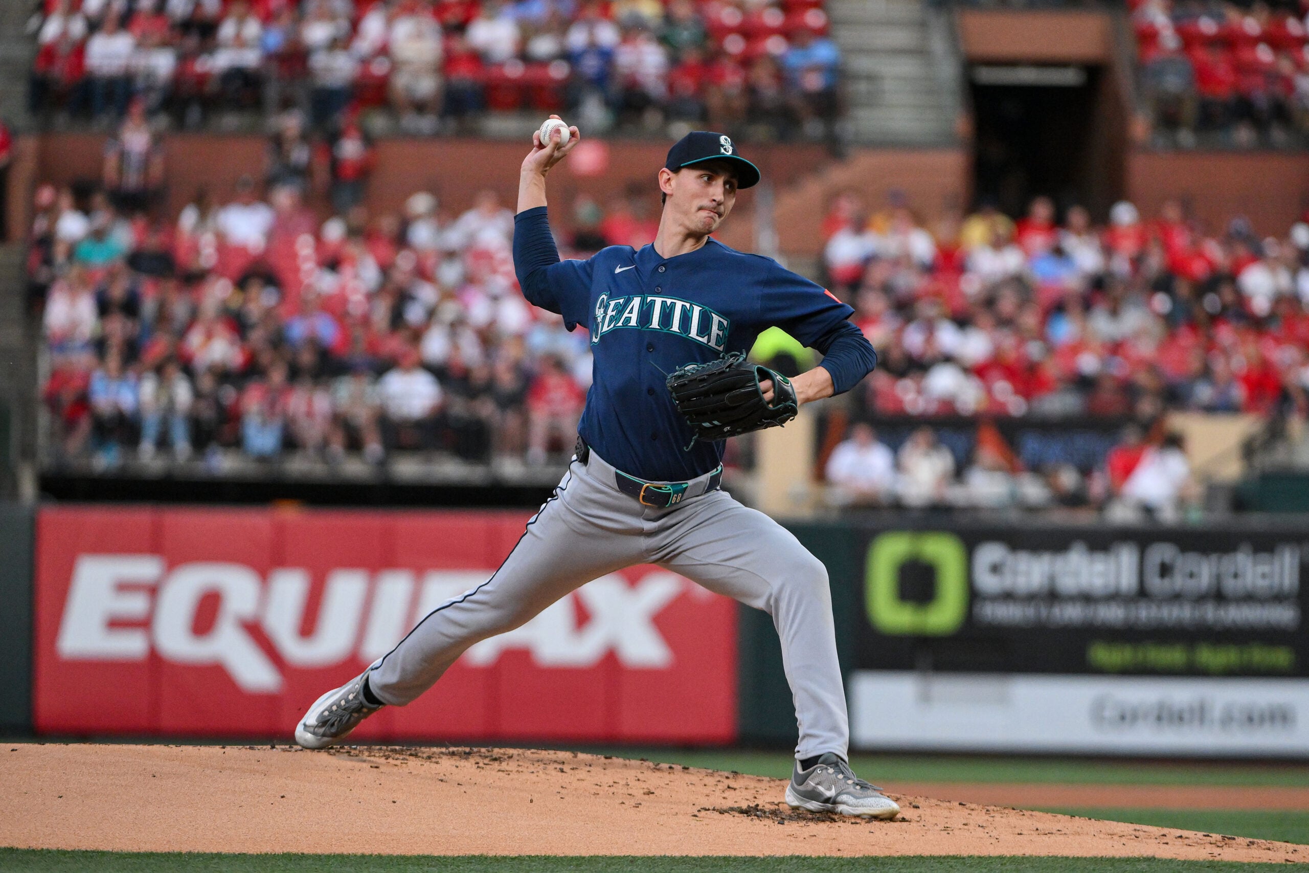 Apr 24, 2026; St. Louis, Missouri, USA; Seattle Mariners starting pitcher George Kirby (68) pitches against the St. Louis Cardinals during the first inning at Busch Stadium. Mandatory Credit: Jeff Curry-Imagn Images